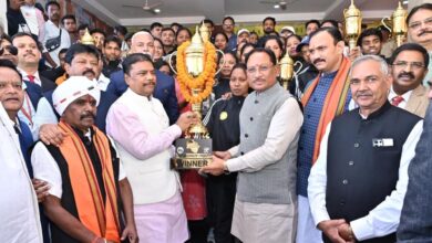 रायपुर : मुख्यमंत्री ने ऑल इंडिया फ़ॉरेस्ट स्पोर्ट्स मीट के विजेता खिलाड़ियों से मुलाकात कर दी बधाई