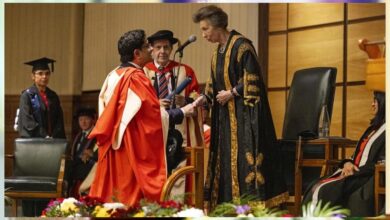 उद्योगपति कुमार मंगलम बिड़ला को यूनिवर्सिटी ऑफ लंदन ने मानद डॉक्टरेट से सम्मानित किया उद्योगपति कुमार मंगलम बिड़ला को यूनिवर्सिटी ऑफ लंदन ने मानद डॉक्टरेट से सम्मानित किया