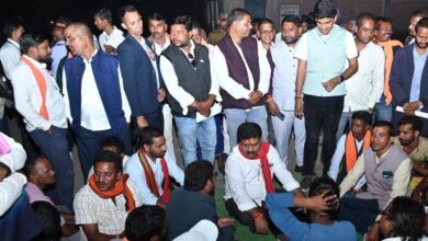 किसानों की शिकायत पर उपमुख्यमंत्री ने ग्राम कुरूवा के पटवारी को तत्काल निलंबित करने के दिए निर्देश