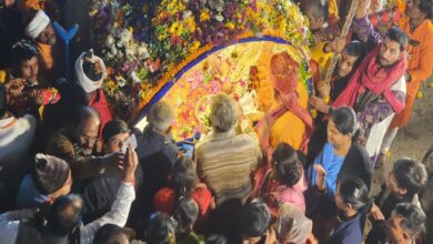 ओरछा में उत्सव: खजरी का मुकुट पहनकर बुंदेली अंदाज में निकले श्रीराम राजा सरकार