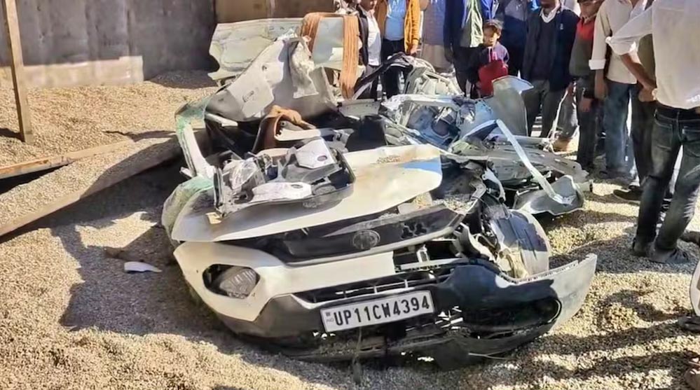 सहारनपुर में बड़ा हादसा: बजरी से लदा डंपर कार पर गिरा, एक परिवार के 7 सदस्यों की मौत