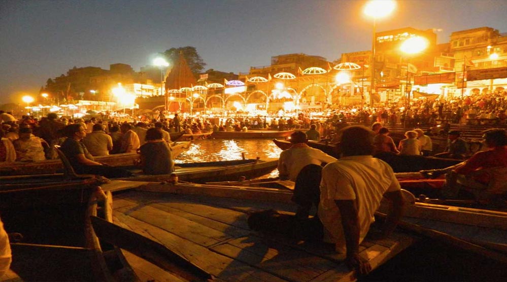 परियोजना का मुख्य उद्देश्य वाराणसी के प्रमुख स्थलों को रात्रि में आकर्षक और सुरक्षित बनाना