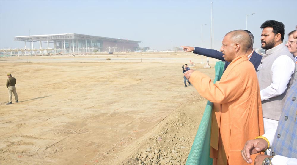 उत्तर प्रदेश के विकास और वैश्विक निवेश की नई पहचान बनने जा रहा नोएडा इंटरनेशनल एयरपोर्टः  सीएम योगी