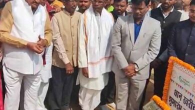 छत्तीसगढ़ में धान खरीदी शुरू: खाद्य मंत्री बघेल ने पूजा-अर्चना कर दी प्रक्रिया को हरी झंडी छत्तीसगढ़ में धान खरीदी शुरू: खाद्य मंत्री बघेल ने पूजा-अर्चना कर दी प्रक्रिया को हरी झंडी