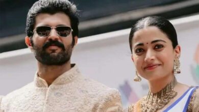 फरवरी 2026 में उदयपुर में रॉयल वेडिंग: विजय देवरकोंडा और रश्मिका मंदाना करेंगे शादी फरवरी 2026 में उदयपुर में रॉयल वेडिंग: विजय देवरकोंडा और रश्मिका मंदाना करेंगे शादी