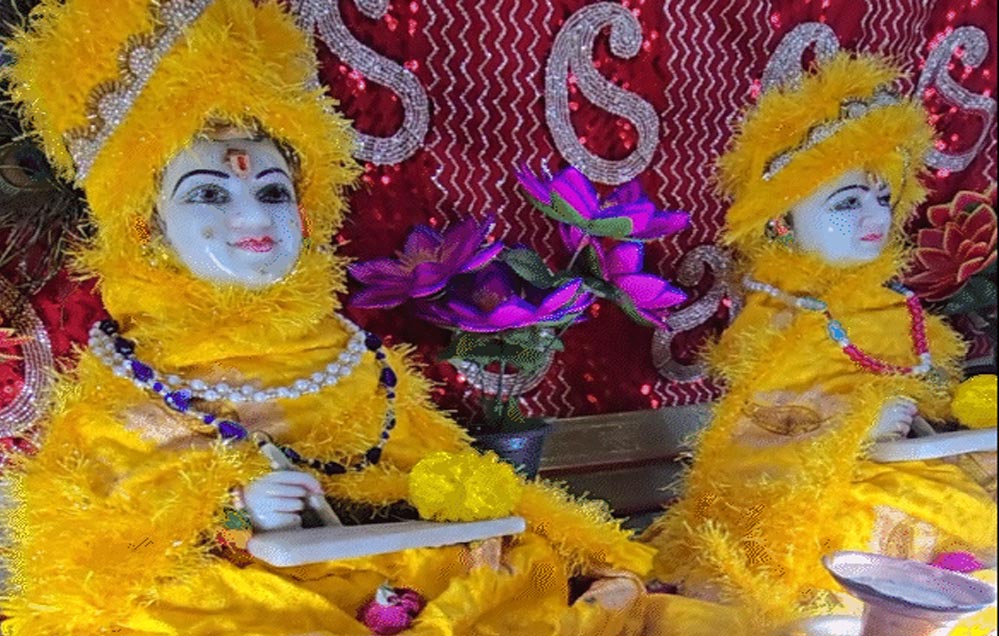 सांदीपनि आश्रम में भगवान कृष्ण के लिए ठंड से बचाव का इंतज़ाम, रखी गई अंगीठी और गर्म वस्त्र