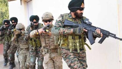 ‘अजेय वारियर’ युद्धाभ्यास: भारत-यूके ने हेलीकॉप्टर से आतंकी ठिकाने ध्वस्त कर दिखाई मारक क्षमता ‘अजेय वारियर’ युद्धाभ्यास: भारत-यूके ने हेलीकॉप्टर से आतंकी ठिकाने ध्वस्त कर दिखाई मारक क्षमता