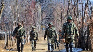 उरी सेक्टर में LoC के पास आतंकी ढेर, सेना ने आतंकियों को घेरा; एनकाउंटर जारी