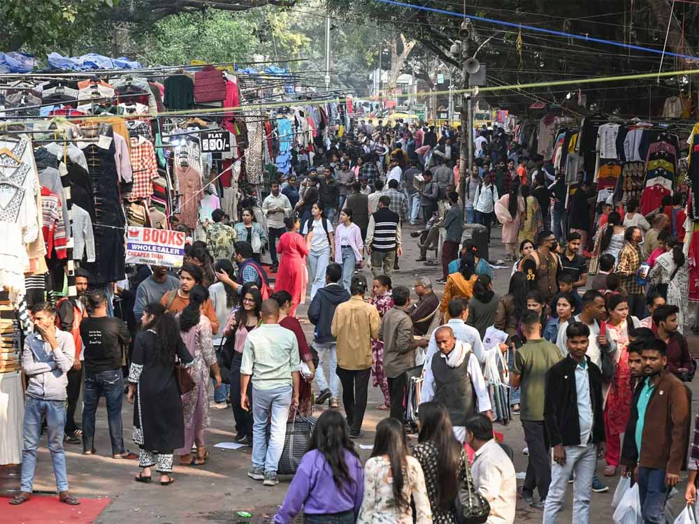 शहरों में सिमट रही दुनिया: अब 80% आबादी छोड़ रही गांवों की ओर रुख