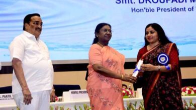 जल संचय के क्षेत्र में श्रेष्ठ पहल के लिए गुना नगरीय निकाय को राष्ट्रपति मुर्मू ने किया सम्मानित