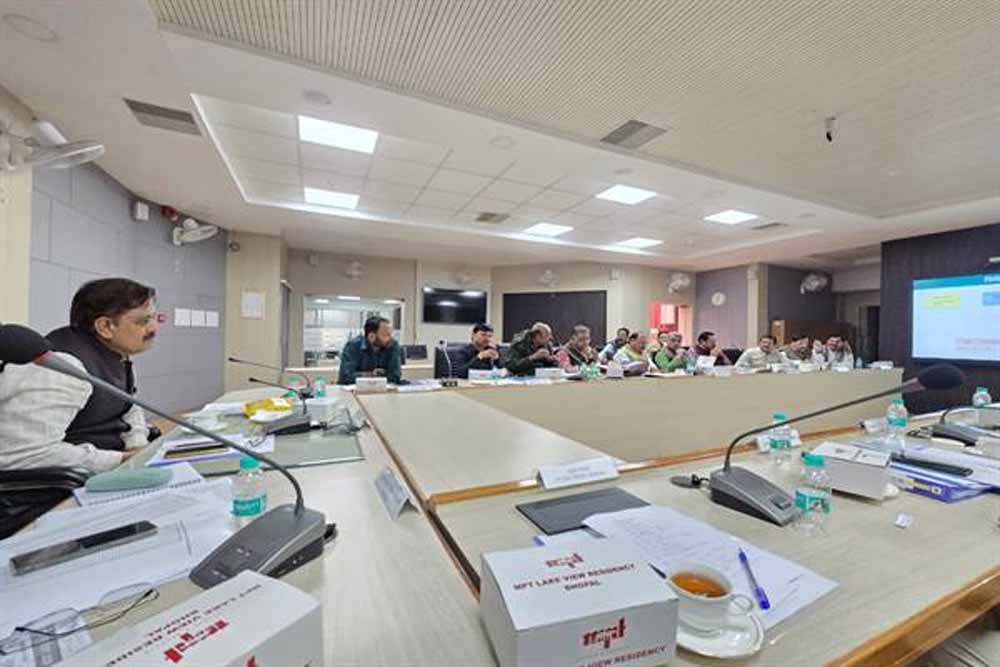 एसआईआर कार्य के लिए प्रत्येक मतदाता के घर अनिवार्य रूप से जाएं बीएलओ