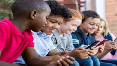 ऑनलाइन जोखिम बढ़े, सरकार सख़्त: ये देश 16 वर्ष से कम बच्चों के लिए इंटरनेट पर लगयाएगा रोक