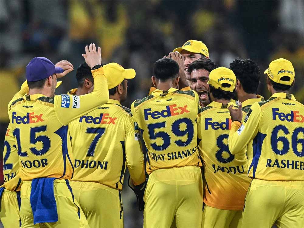 CSK के पास ऑक्शन में होंगे 30 करोड़! कई दिग्गज खिलाड़ियों पर चल सकती है गाज