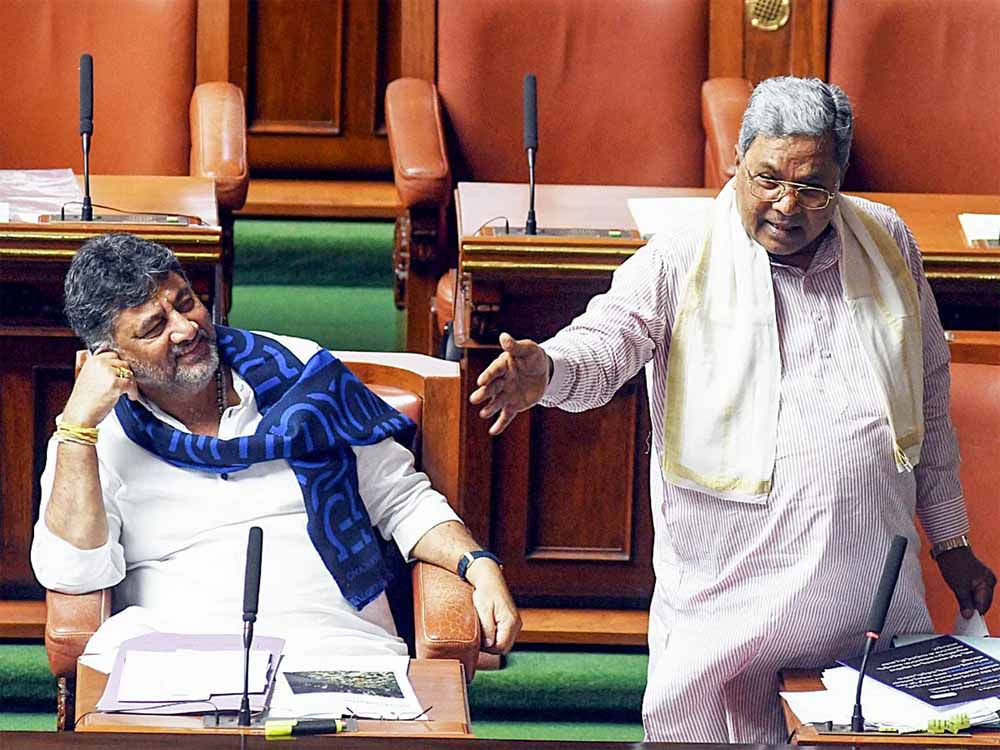 कर्नाटक में सत्ता की रस्साकशी: DK या सिद्धारमैया? इस दिग्गज नेता को मिला सबसे बड़ा समर्थन