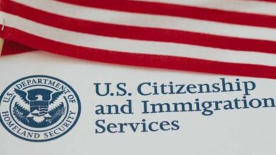 ग्रीन कार्ड इंटरव्यू बना जाल: अमेरिकी एजेंसी ने मौके पर पहनाईं हथकड़ियां