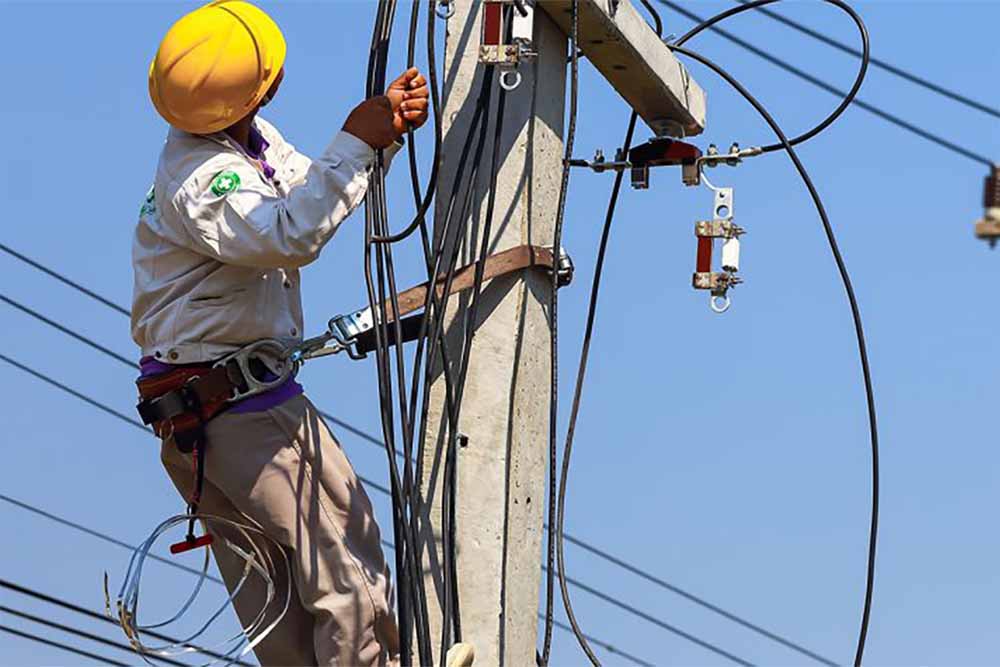 विद्युत हादसे रोकने की नई दिल्ली में ली ट्रेनिंग