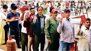 जबलपुर में LPG सिलेंडर संकट गहराया: 20 दिनों से परेशान उपभोक्ता, घंटों लाइन में भी खाली हाथ लौट रहे
