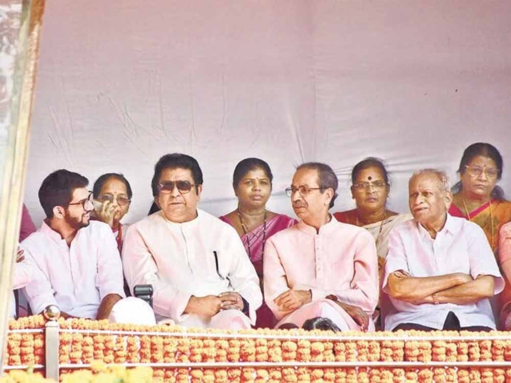 बिहार में कांग्रेस की 6 सीटें जीतने पर घमासान, INDIA गठबंधन के नेताओं ने कसा तंज