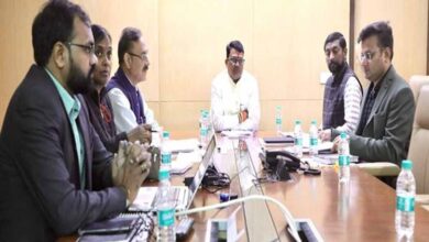 अधोसंरचनात्‍मक विकास कार्यों को समय सीमा में पूर्ण करें : मंत्री चौहान