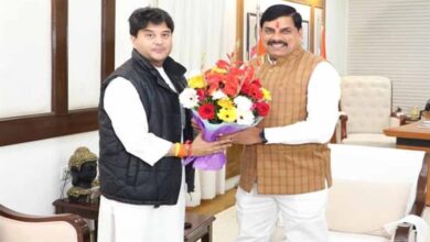 मुख्यमंत्री डॉ. यादव से केंद्रीय मंत्री सिंधिया ने की भेंट मुख्यमंत्री डॉ. यादव से केंद्रीय मंत्री सिंधिया ने की भेंट