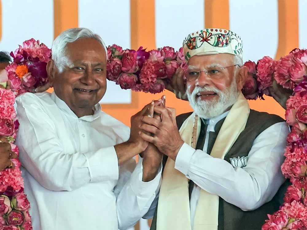 कैश-कट्टा गेम ने बदला खेल! तेजस्वी की उम्मीदें टूटीं, NDA की जीत में नई टेंशन