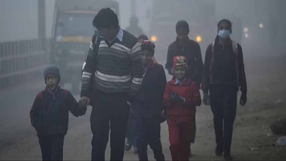 कड़ाके की ठंड का असर: दो जिलों में बदल गया स्कूल टाइम, प्रशासन ने जारी किए नए आदेश