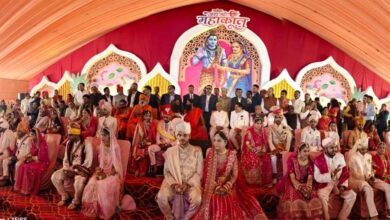 उज्जैन में अद्भुत आयोजन: CM के बेटे डॉ. अभिमन्यु सहित 21 कन्याओं का सामूहिक विवाह सम्पन्न उज्जैन में अद्भुत आयोजन: CM के बेटे डॉ. अभिमन्यु सहित 21 कन्याओं का सामूहिक विवाह सम्पन्न