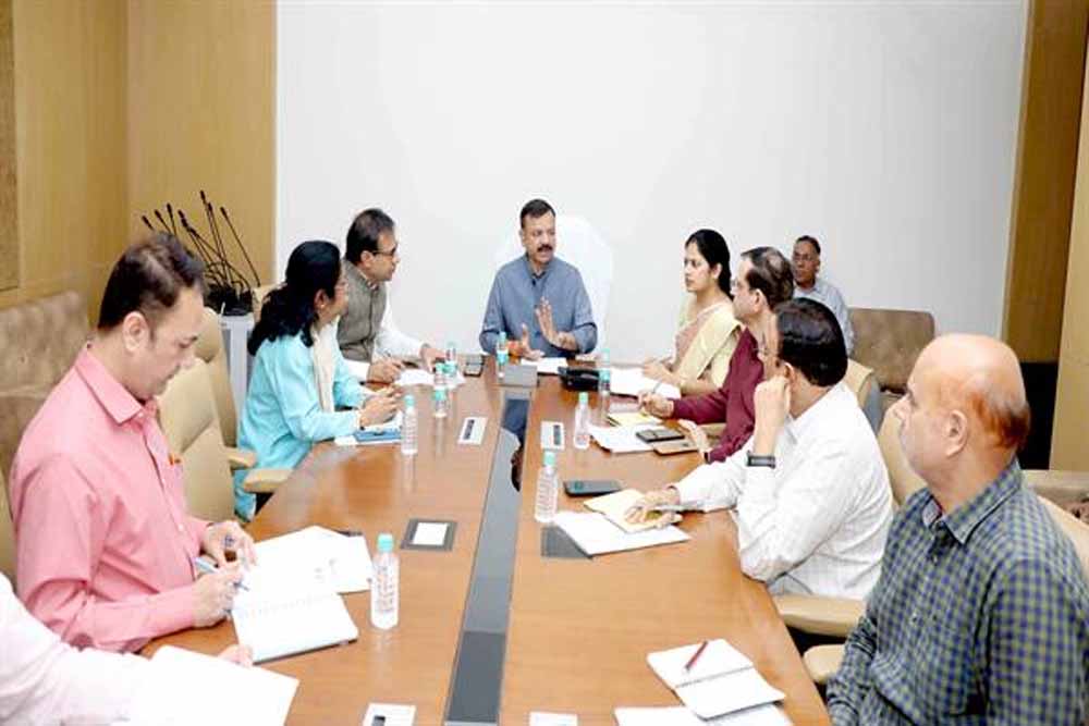 आम जनता तक पहुंचे विभाग की उपलब्धियां और नवाचार की जानकारी : मंत्री सिंह