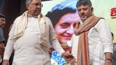 कर्नाटक में बदलाव के संकेत! सिद्धारमैया गुट बोला—DK मुख्यमंत्री बने तो स्वीकार करेंगे