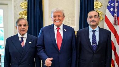 कंगाल पाकिस्तान का नया खेल: भारत सीमा के पास समंदर में बना रहा नकली द्वीप! कंगाल पाकिस्तान का नया खेल: भारत सीमा के पास समंदर में बना रहा नकली द्वीप!