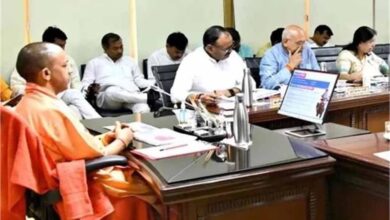 सीएम योगी का कड़ा आदेश: अंत्योदय कार्ड धारकों व 70+ बुजुर्गों के आयुष्मान कार्ड जल्द बनें