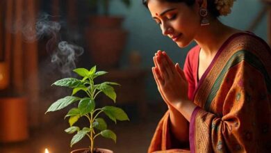 मार्गशीर्ष पूर्णिमा पर तुलसी चालीसा का पाठ: जानें क्यों होती है माता लक्ष्मी की विशेष कृपा