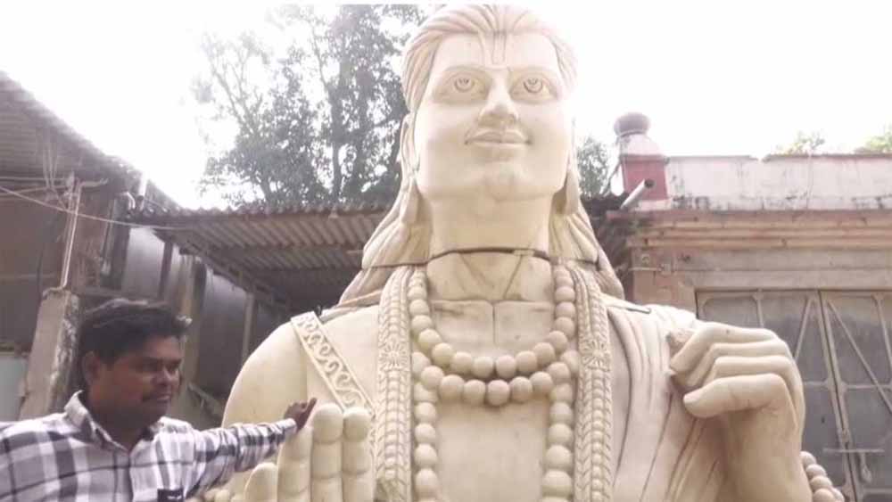 कौशल्या माता मंदिर में अटकी 51 फीट राम प्रतिमा: भुगतान न होने से 5 महीने से स्थापना रुकी कौशल्या माता मंदिर में अटकी 51 फीट राम प्रतिमा: भुगतान न होने से 5 महीने से स्थापना रुकी