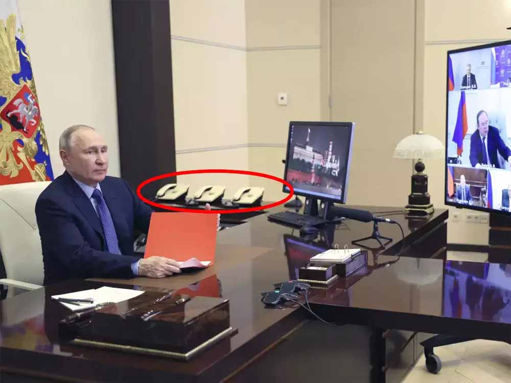 पुतिन क्यों नहीं रखते स्मार्टफोन? सुरक्षा कारणों पर अब उठा पर्दा