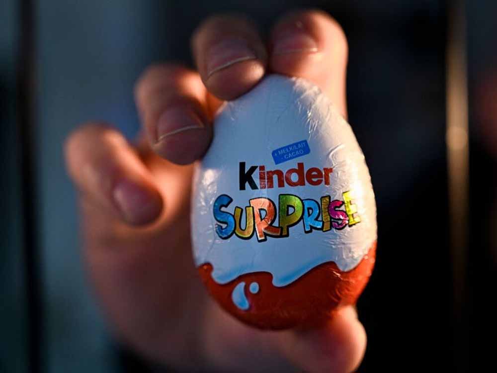 Kinder Chocolate से बढ़ा खतरा! बच्चों में फैल रही गंभीर बीमारी, 150 से ज़्यादा केस