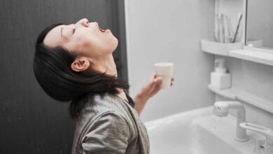 गुनगुने पानी के गरारे करें कफ रहेगा दूर