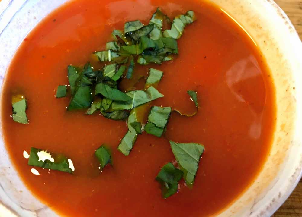 खांसी-जुकाम में फायदेमंद: घर पर ऐसे बनाएं टमाटर सूप, मिलेगा शरीर को तुरंत गर्माहट