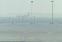 दिल्ली में प्रदूषण और घना कोहरा बना आफत, 100 से ज्यादा उड़ानें रद्द; एयरलाइंस के लिए सरकार की नई गाइडलाइंस