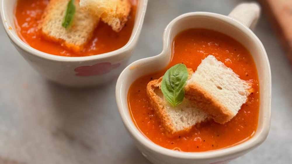 खांसी-जुकाम में राहत के लिए घर पर बनाएं गरमागरम टोमेटो सूप