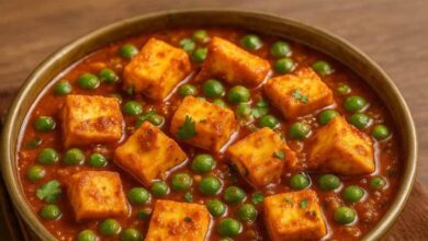 घर पर ऐसे बनाएं टेस्टी मटर-पनीर, आसान रेसिपी जानकर उंगलियां चाटते रह जाएंगे