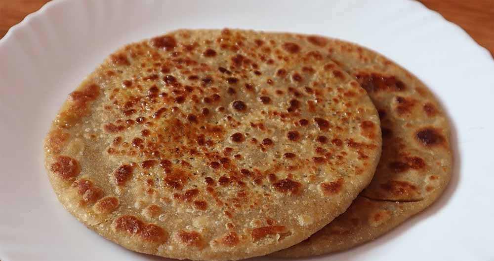 जब लगे हल्की भूख, तब बनाएं चीनी का पराठा—एक कौर में लौट आएगा बचपन