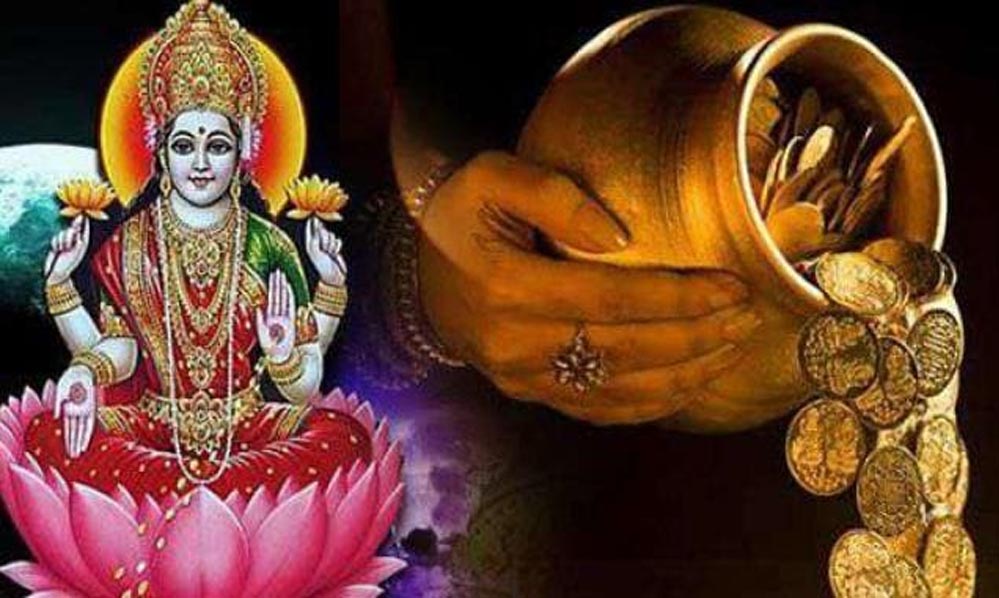 प्रदोष काल में करें यह खास उपाय, मां लक्ष्मी की कृपा से मिलेगा पैसों का अंबार