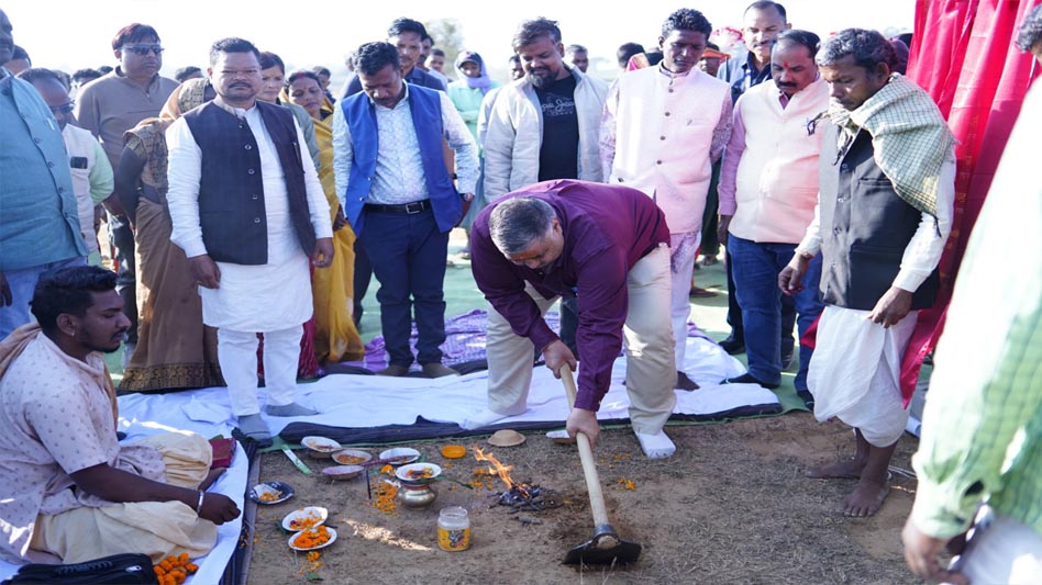रायपुर : कैबिनेट मंत्री राजेश अग्रवाल ने लखनपुर-उदयपुर क्षेत्र में करोड़ों के विकास कार्यों का किया भूमिपूजन-लोकार्पण