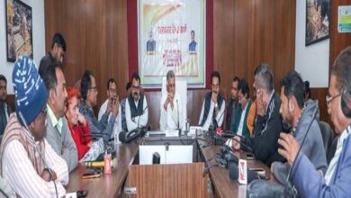 प्रभारी मंत्री  इन्दर सिंह परमार ने प्रेस वार्ता को किया संबोधित