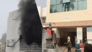 रीवा के संजय गांधी अस्पताल में आग, नवजात की जलकर मौत, 11 घंटे तक घटना छुपाई, अधीक्षक बोले- बच्चा मृत पैदा हुआ था रीवा के संजय गांधी अस्पताल में आग, नवजात की जलकर मौत, 11 घंटे तक घटना छुपाई, अधीक्षक बोले- बच्चा मृत पैदा हुआ था