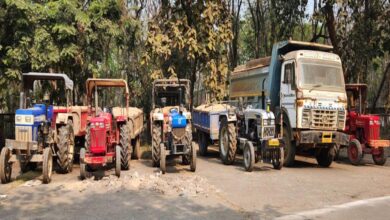 रायपुर : अवैध रेत परिवहन के मामले में 9 ट्रैक्टर जब्त