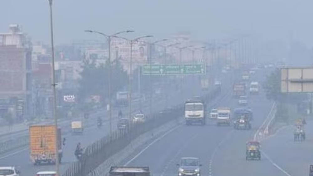 लखनऊ का AQI 174, हाइपर लोकल ऐप्स के आंकड़ों से बढ़ रहा भ्रम लखनऊ का AQI 174, हाइपर लोकल ऐप्स के आंकड़ों से बढ़ रहा भ्रम