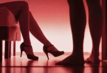 बरेली पुलिस का बड़ा कार्रवाई: कॉलगर्ल के साथ पकड़े गए पांच लड़के, होटल में मिली दवाइयां