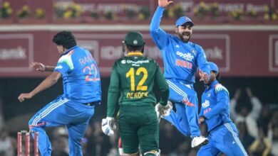 रांची में भारत की दमदार जीत: कोहली–रोहित का जलवा और कुलदीप–हर्षित की शानदार गेंदबाज़ी रांची में भारत की दमदार जीत: कोहली–रोहित का जलवा और कुलदीप–हर्षित की शानदार गेंदबाज़ी