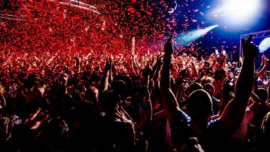 बिना कपड़ों का स्वागत: इस होटल में न्यूड न्यू ईयर ईव पार्टी होगी अनोखी